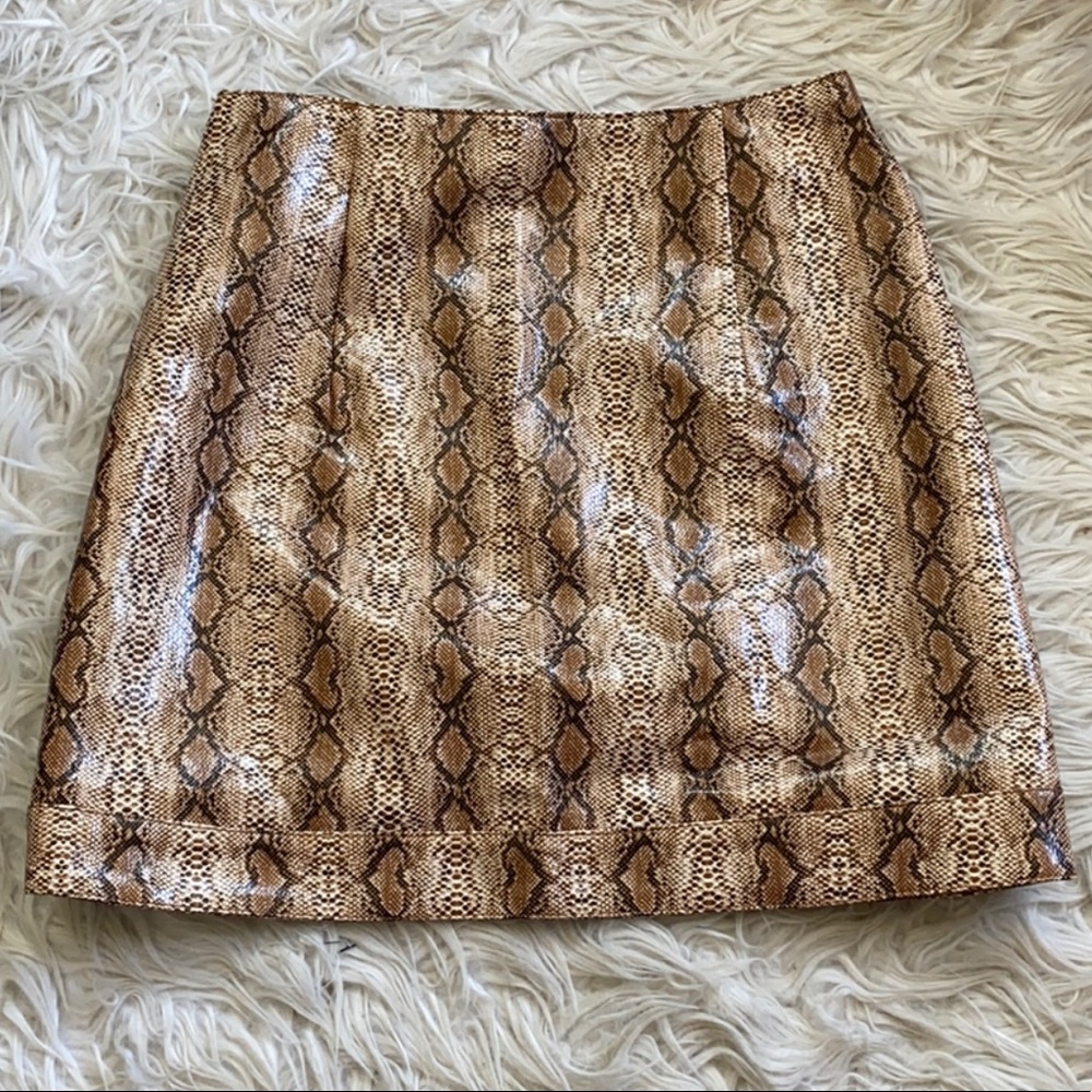 TopShop Snakeskin Pleather Skirt - Picture 2 of 5